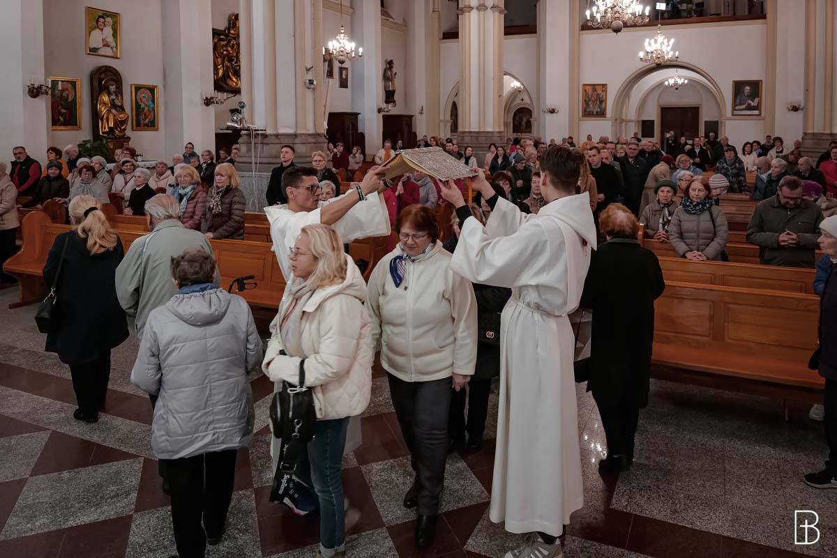 renowacja misji świętych